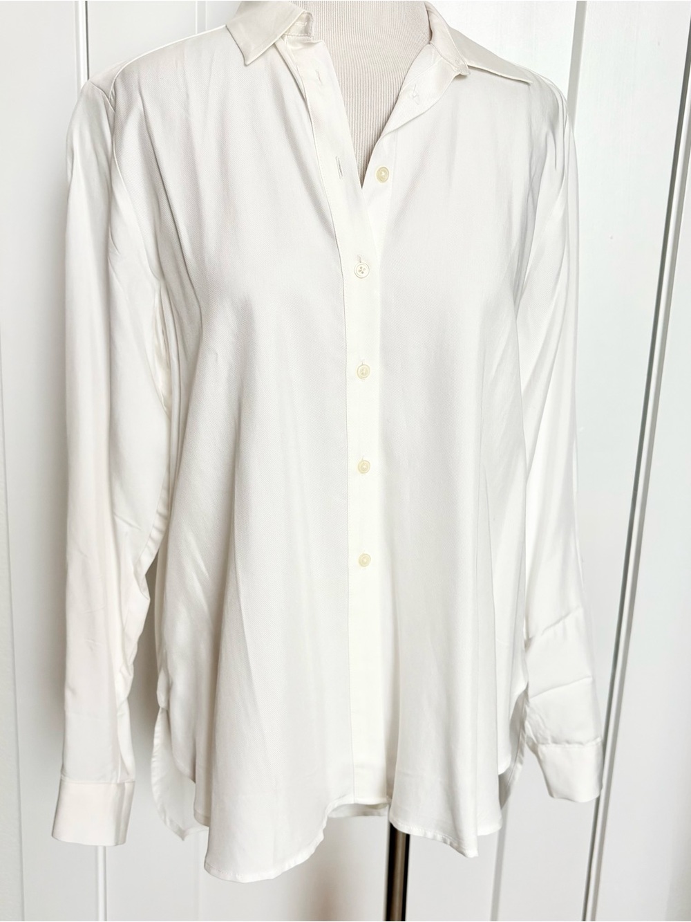 LOFT Classic White Button-Down Shirt NWT Small